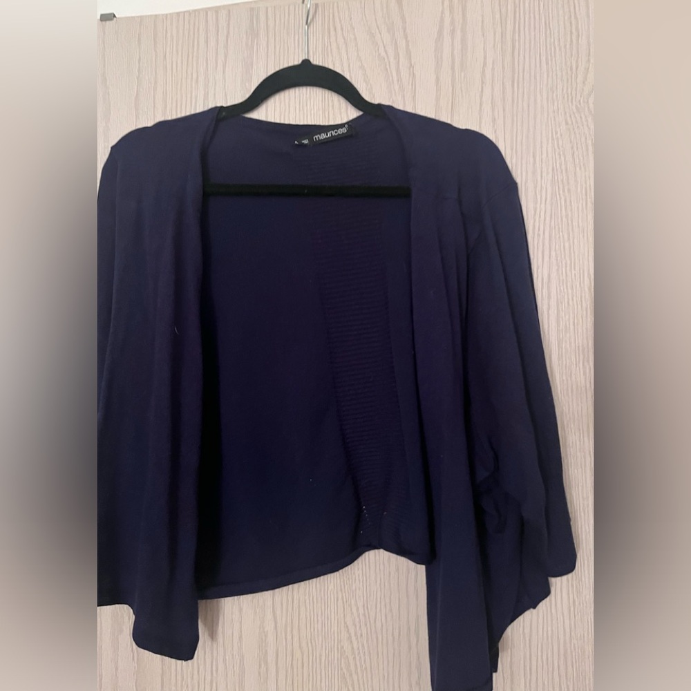 Maurices shrug